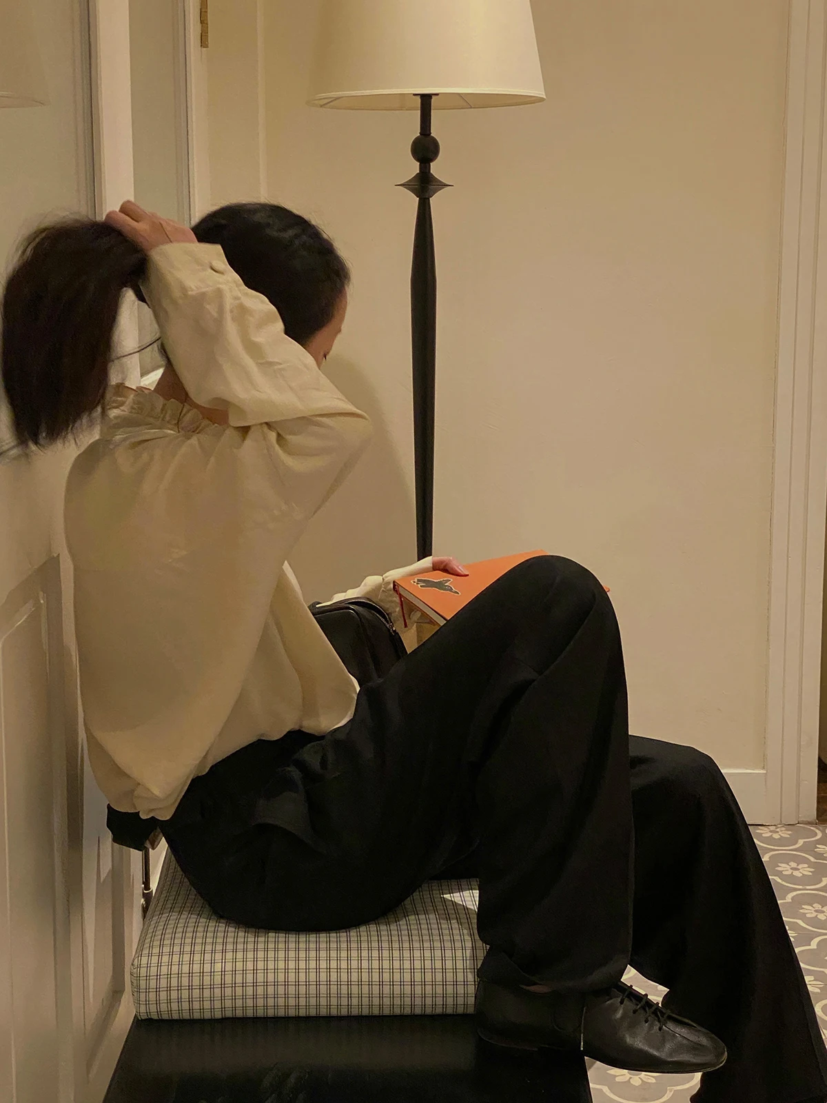 6月に着る服の選び方で迷うなら、この1着が解決する理由は？