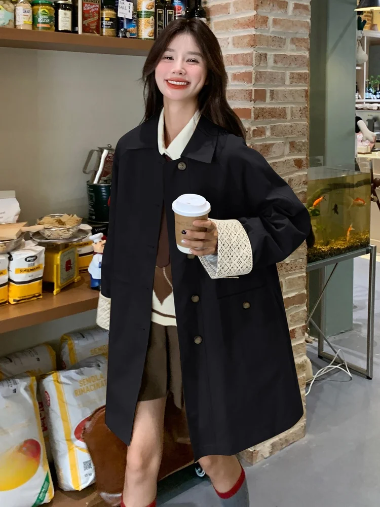ロングトレンチコートはどんな風に着るのか？カーキ色のイギリススタイルが教えてくれる着こなしの真実