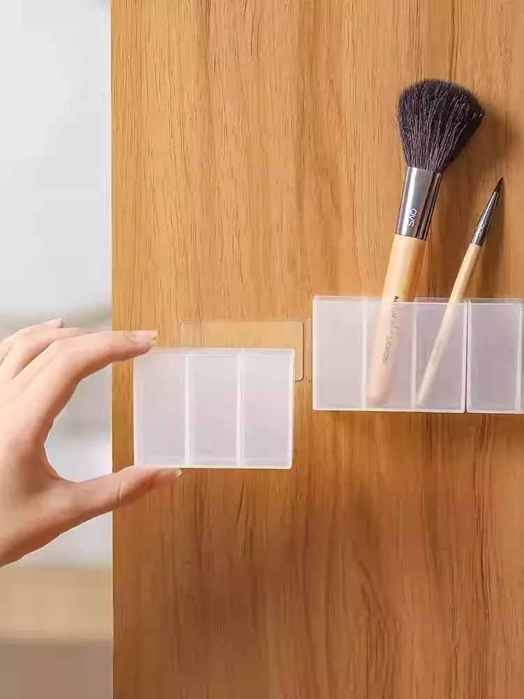 beauty supplies で必要な「整理の魔法」は、壁に掛ける小さな鏡から始まる？