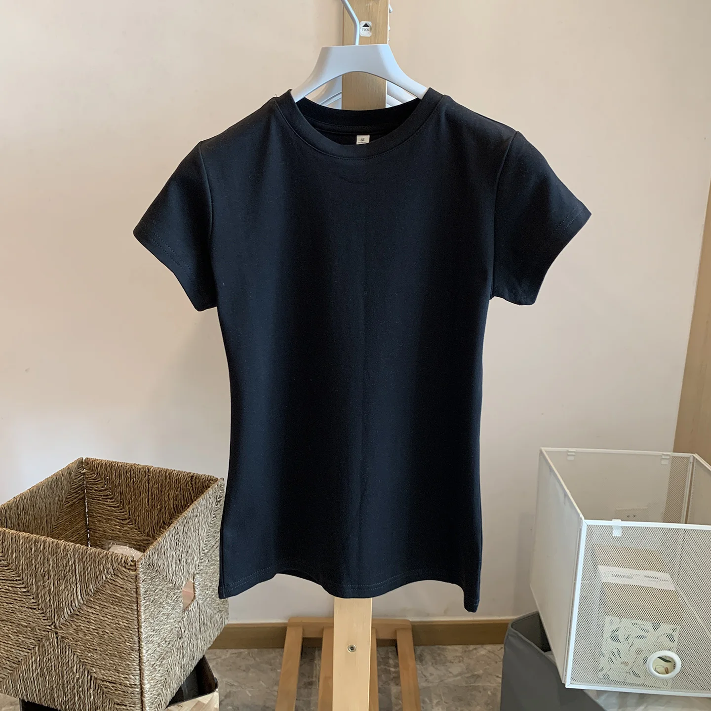夏の1着で完璧なスタイルを手に入れるには？高級感のあるコットン短袖Tシャツの選び方