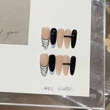 秋冬向けゼブラ柄ネイル【ハンドメイド・ロングタイプ・白系】