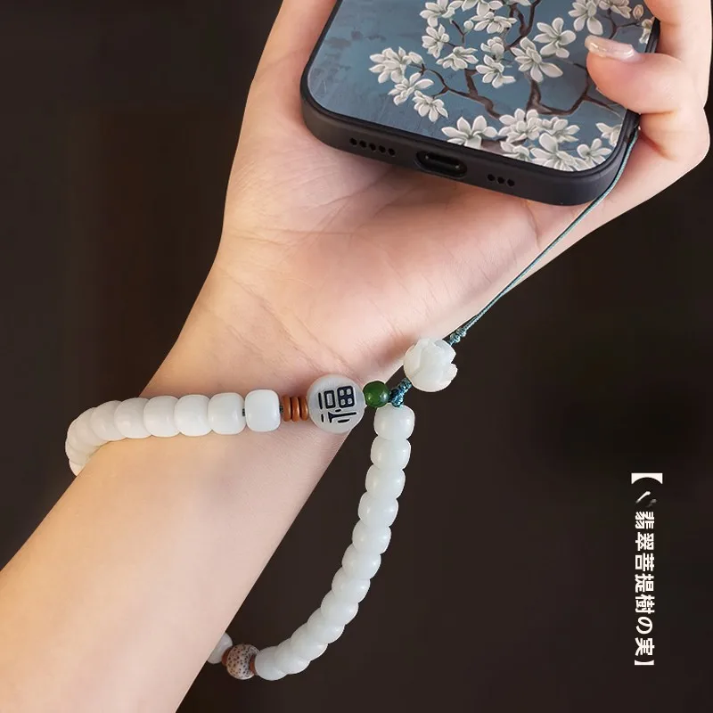 スマホにつけるストラップはどれが安全で実用的？中国風デザインのブレスレット式ストラップが意外に人気な理由