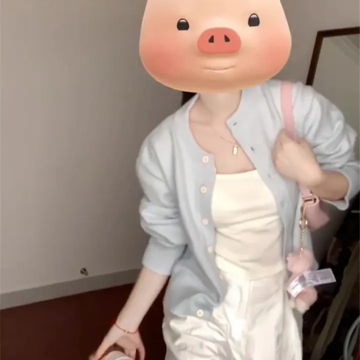 ブルーのカーディガンカーディガンを秋冬に着用