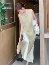 絶妙なシャンパンゴールドのサテンドレス【スリーブレス・新中華風・重ね着対応】（セットアップ対応）