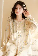 可愛いデザインの寝巻き【夏用・綿100%・花柄・長袖・ラウンドネック】（セットアップ対応）