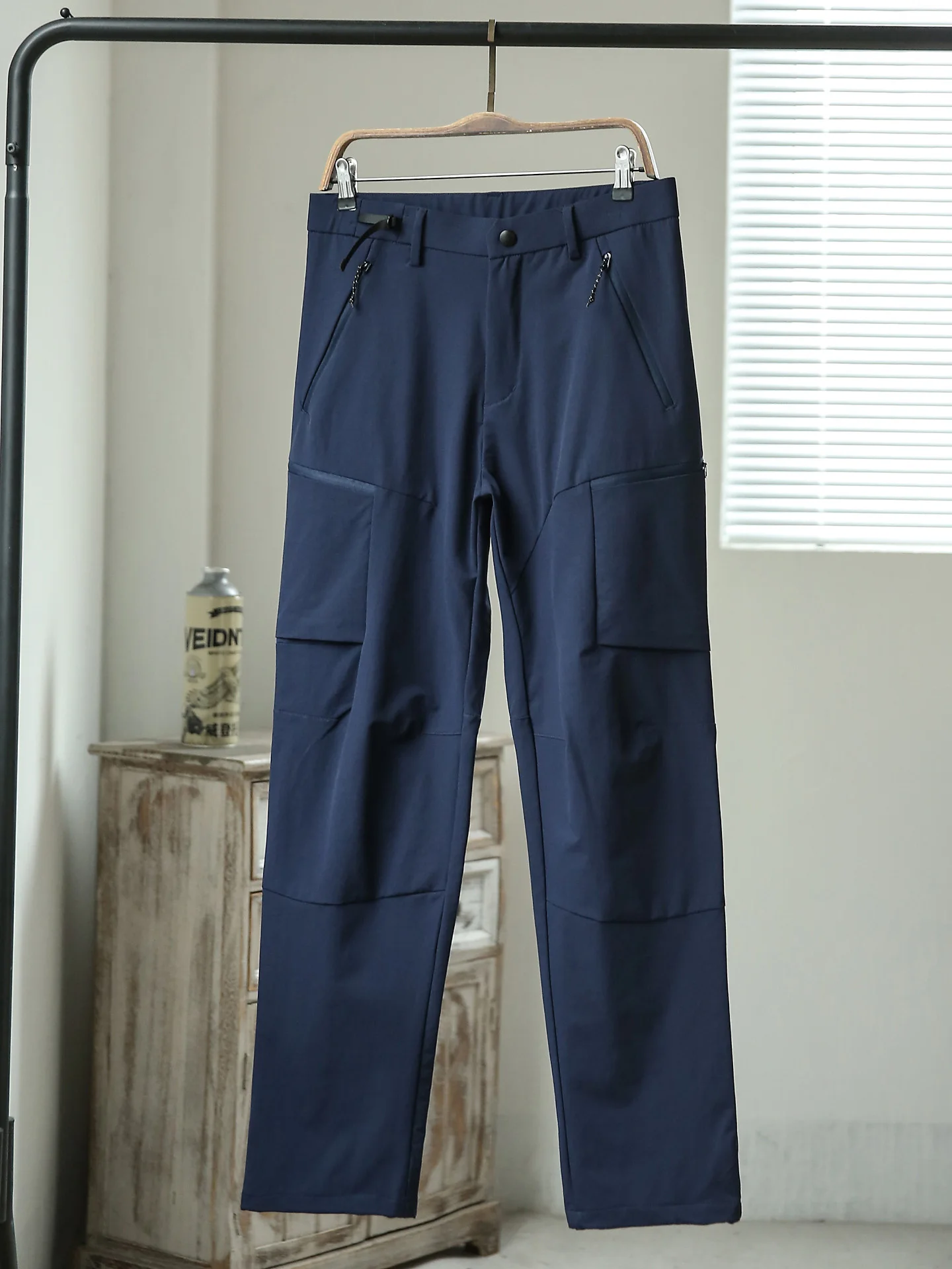 アウトドア パンツ おすすめは？速乾性と通気性を重視するメンズカジュアルパンツの選び方