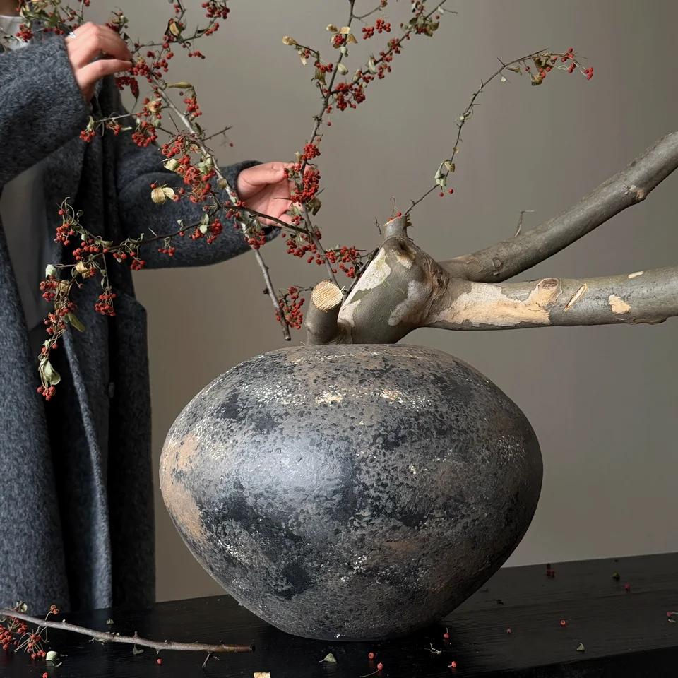 侘寂風のレトロな陶器の花瓶【アンティーク風・大きな円筒型・玄関飾り・アートフラワー用】