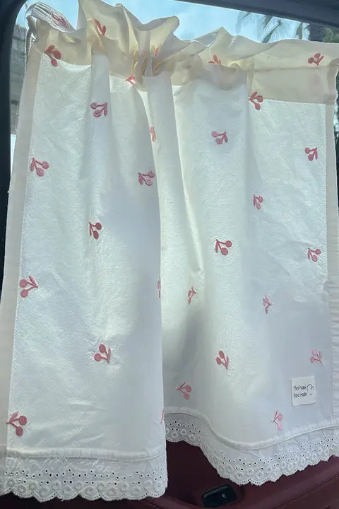 車用吸盤付きレースカーテン【刺繍入り・UVカット・夏用・汎用型】
