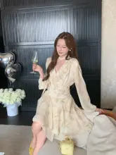 フレンチスタイルの長袖Vネック花柄ロングドレス【極上の柔らかさ・ウエストマーク・ミニ丈・小柄向け】