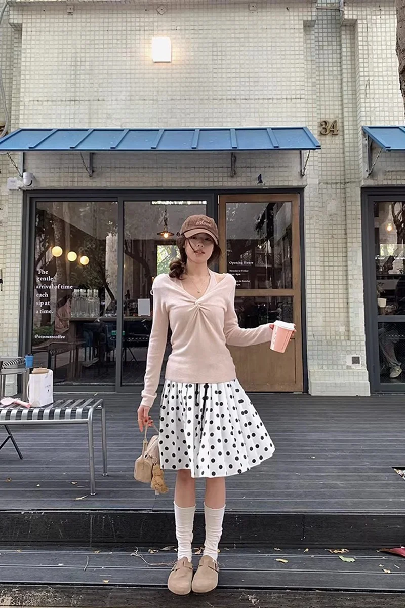 ピンクのVネックニットトップス【ハングデザイン・女性用・春用】（セットアップ対応）