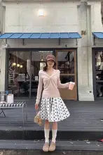 ピンクのVネックニットトップス【ハングデザイン・女性用・春用】（セットアップ対応）
