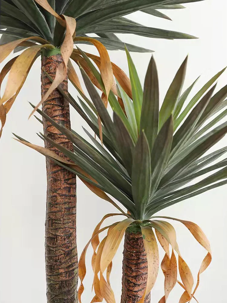 リアルな観葉植物のドラセナ鉢植え：トロピカルデザインで部屋やベランダに設置する最適な選択