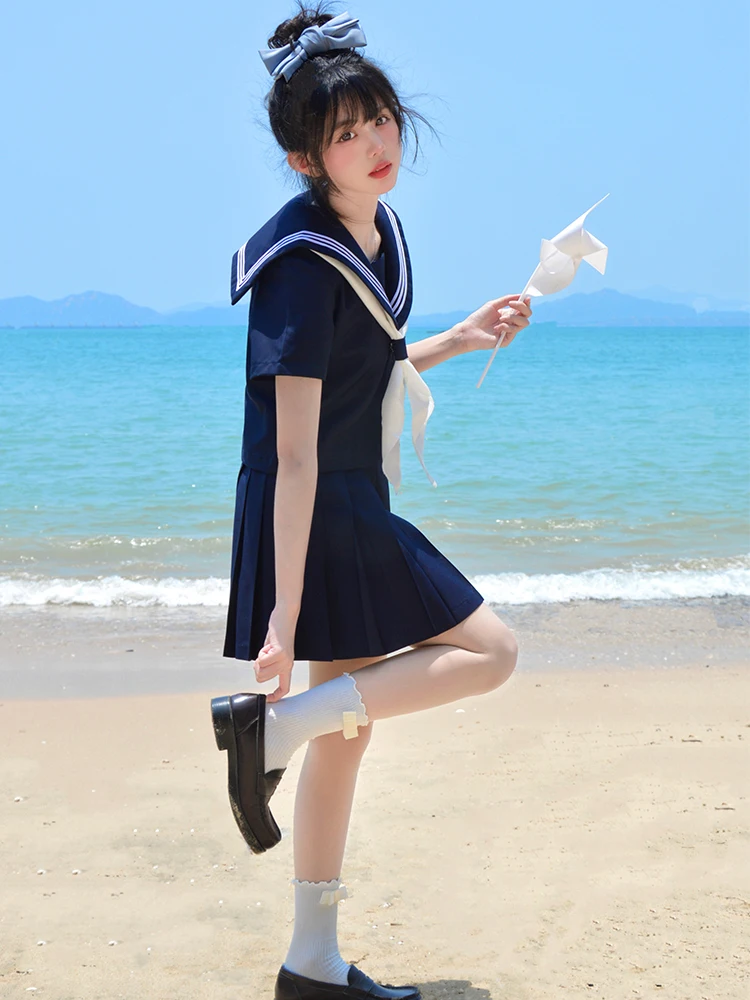 修学旅行に着る女子中学生の服は、本当にJKセーラー服がベストなのか？
