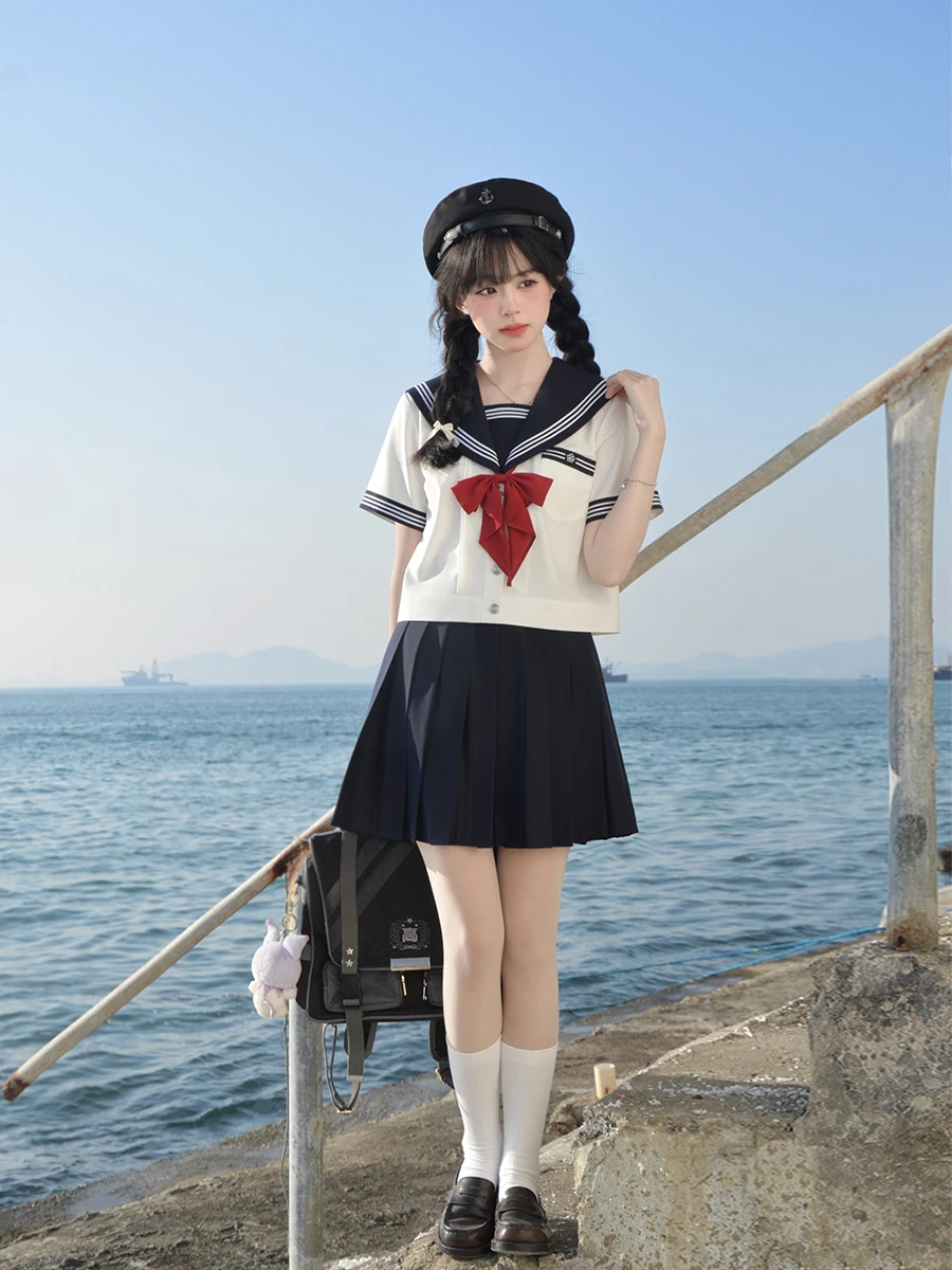 20度の高校生にぴったりな服装は？夏の通学スタイルを決めるための1つの答え