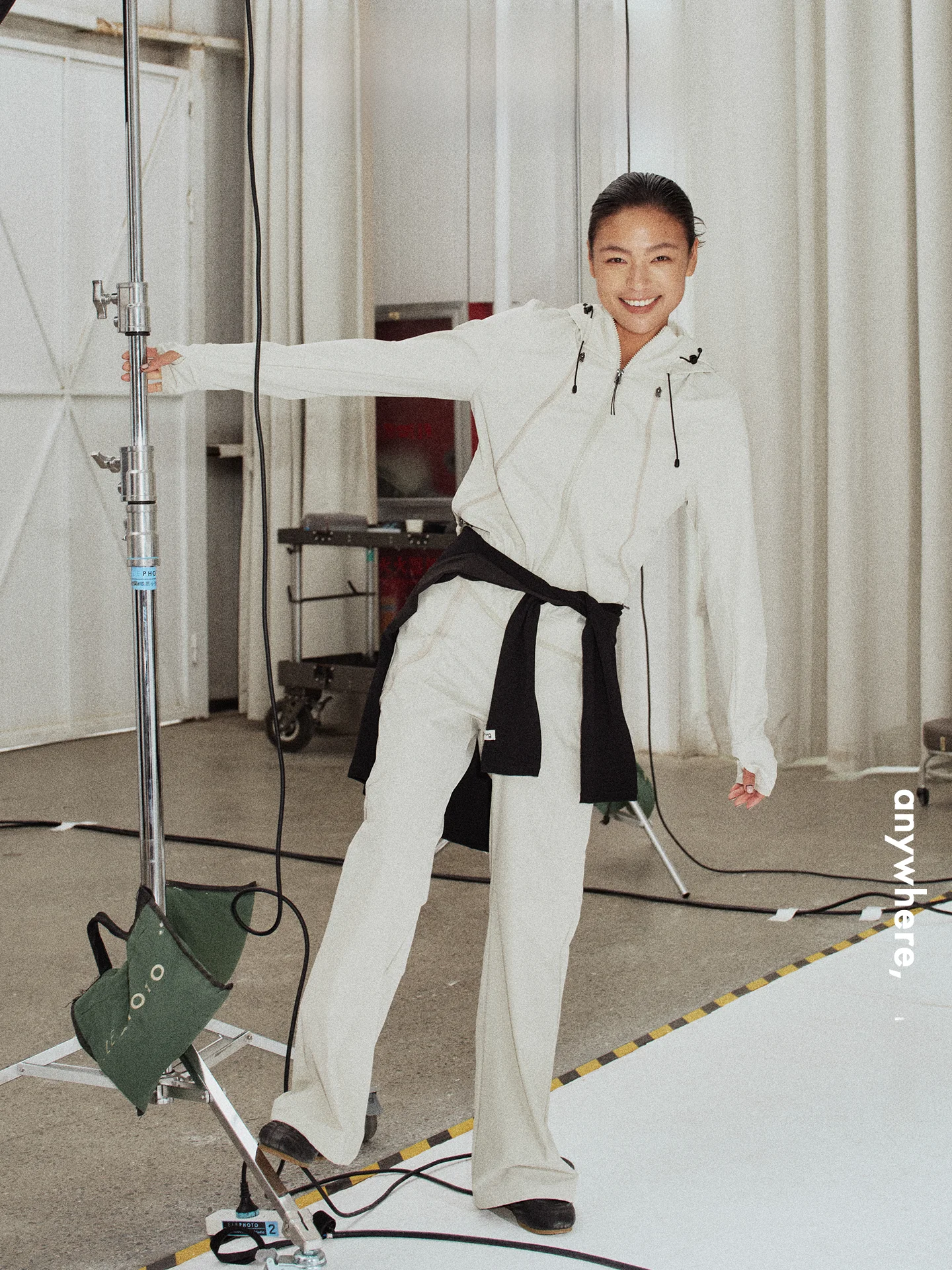 30代の女性が選ぶ、オフホワイトアウターは本当に必要？