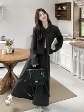 深い灰色のシンプルなジャケットとワイドパンツ【ラフスタイル・フラップカラー・ハイウエスト・秋用】（セットアップ対応）