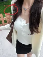 ブラ付きホワイトキャミソール【レースデザイン・女性用・インナー・外出用】
