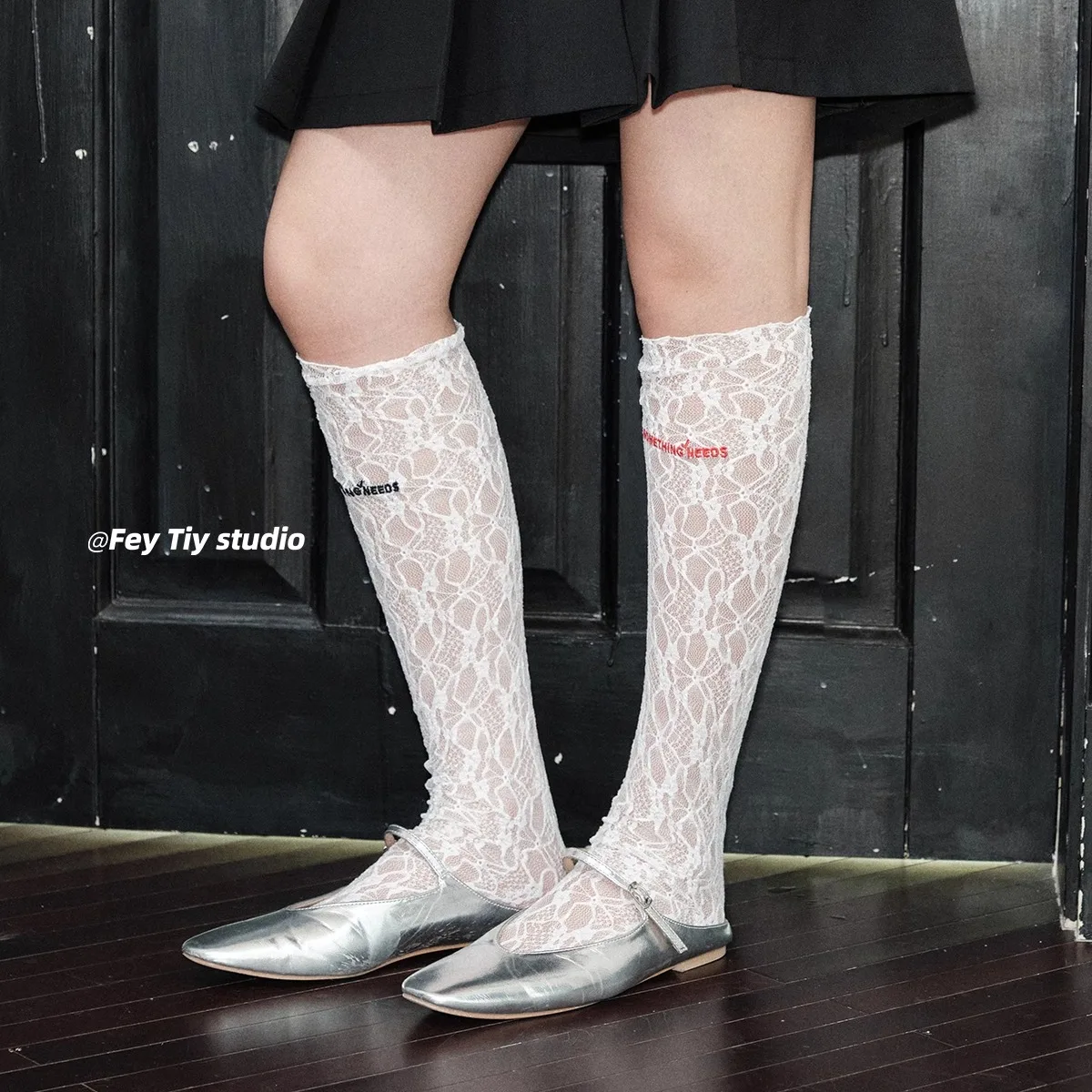 feytiy レース刺繍ソックス【薄手・透湿・レターデザイン・女性用】