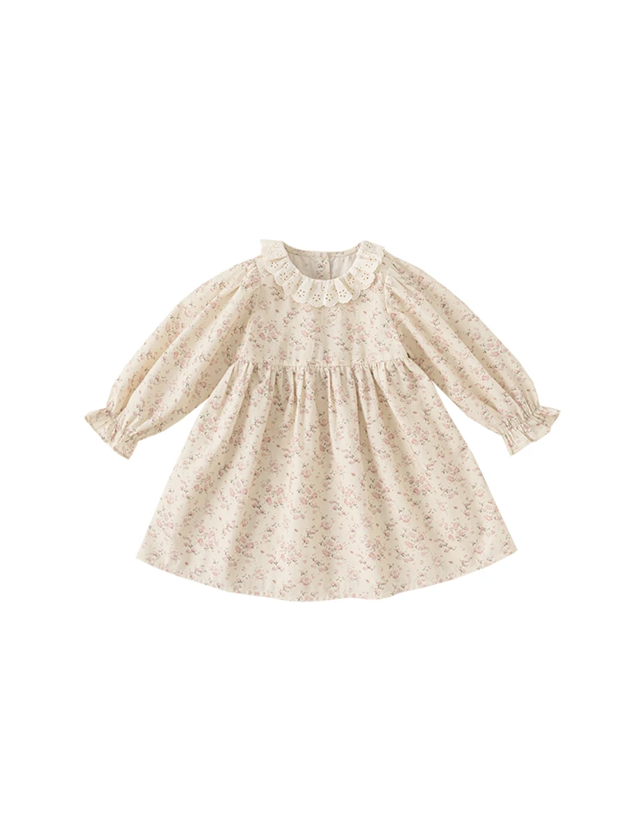 とても可愛いフラワープリントの女の子用ワンピース：シーン 子供服 おすすめと通気性の実証