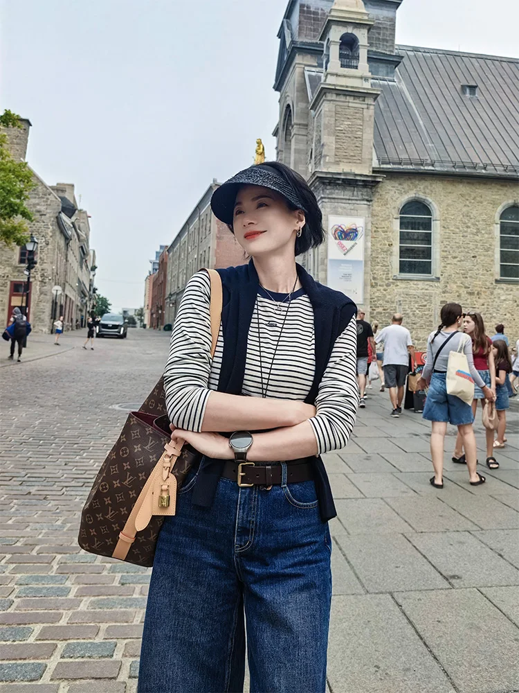 大人可愛い服 40代コーデのバランス術｜ストライプトップスで自然な可愛さを実現
