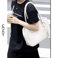 デザイン性高い大容量トートバッグ【肩掛け・通勤・斜め掛け・ラップトップ対応】