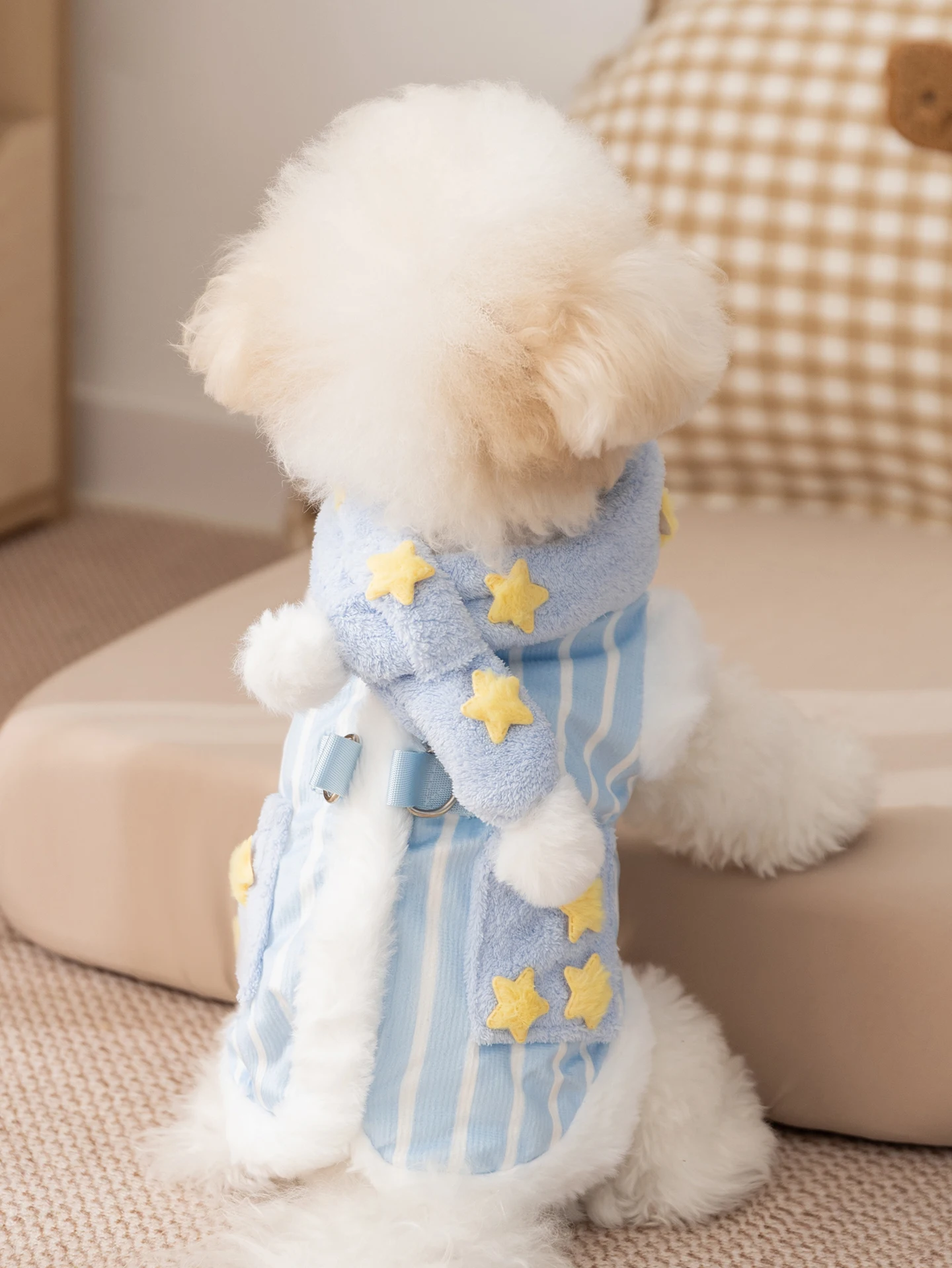 hipidog 小型犬用冬用ベスト：雪のようなデザインで冬の寒さをしっかり防ぐ