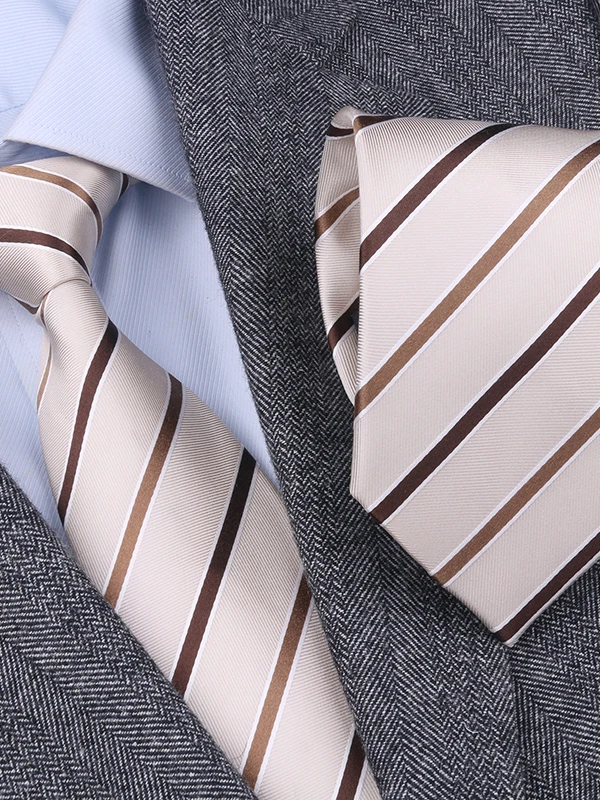 一万円で買える男性の贅沢品は？シルクネクタイが日々のスタイルを変える理由