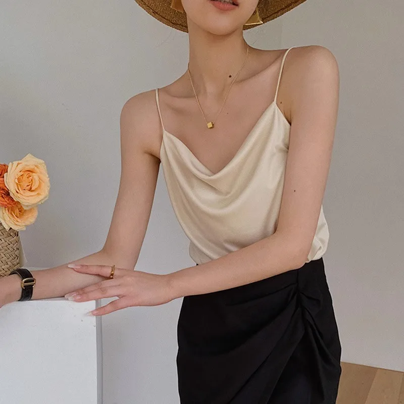 大人可愛い服 40代コーデの完全ガイド｜アプリコット×ブラックのフレンチスタイルが伝える自然な優しさ