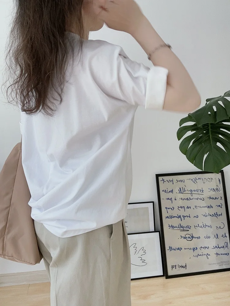 ママコーデの基本スタイルとは？ドロップショルダーTシャツで失敗しない日常コーデを徹底解説