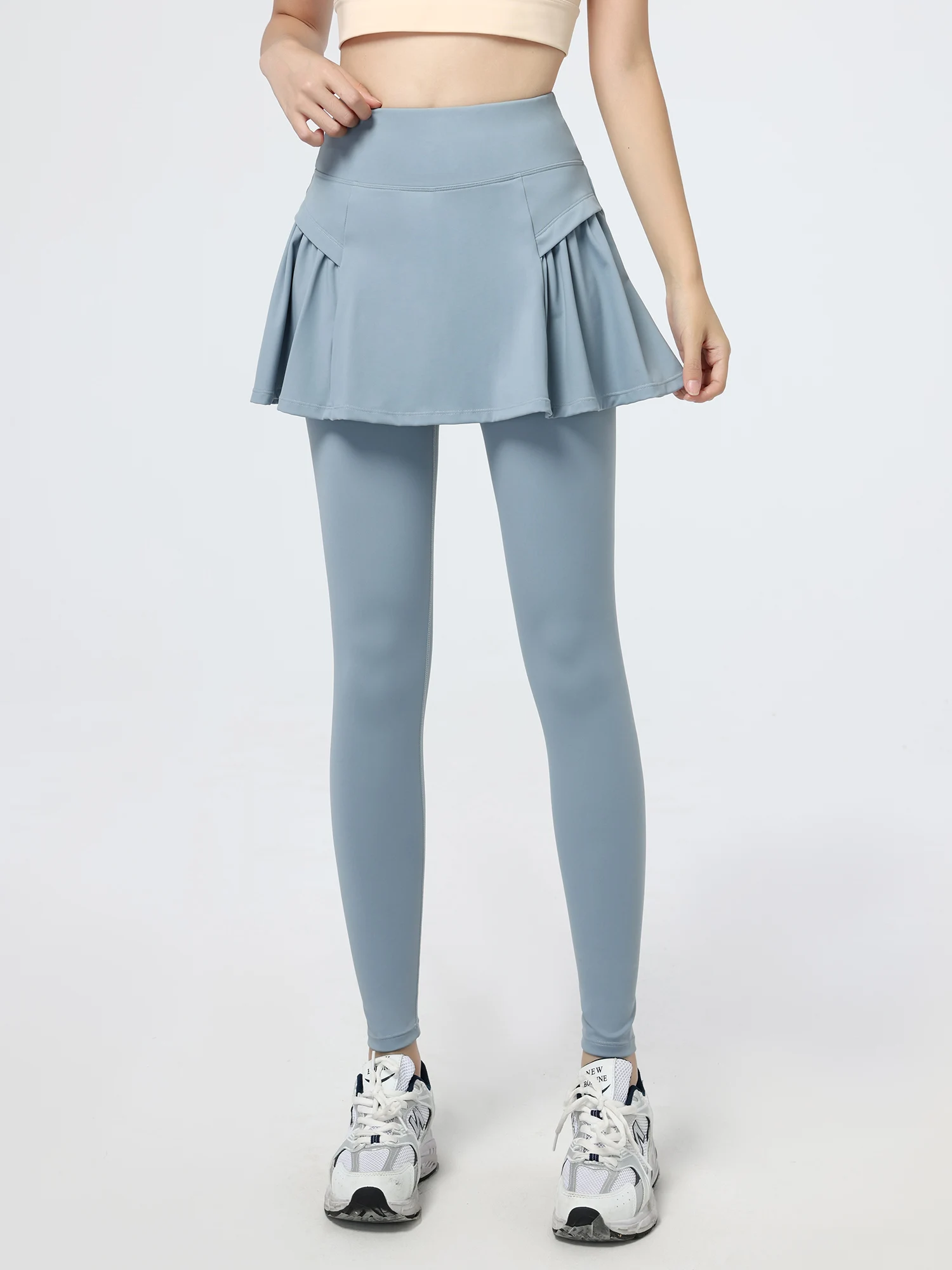 女子がボウリングに着る服は、本当に「通勤スタイル」に合うの？