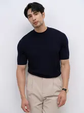 ビジネス向けの高級感ある黒の丸首ショートスリーブTシャツ【アイスシルク・夏用・絹素材】