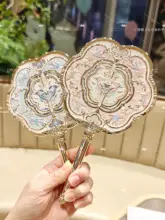 国風荷花デザインの手持ちミラー【蝶の雲肩シリーズ・粉青花色】