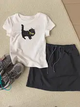 猫デザインのグレーショートスリーブTシャツ【夏用・フィット感あり・おしゃれ】