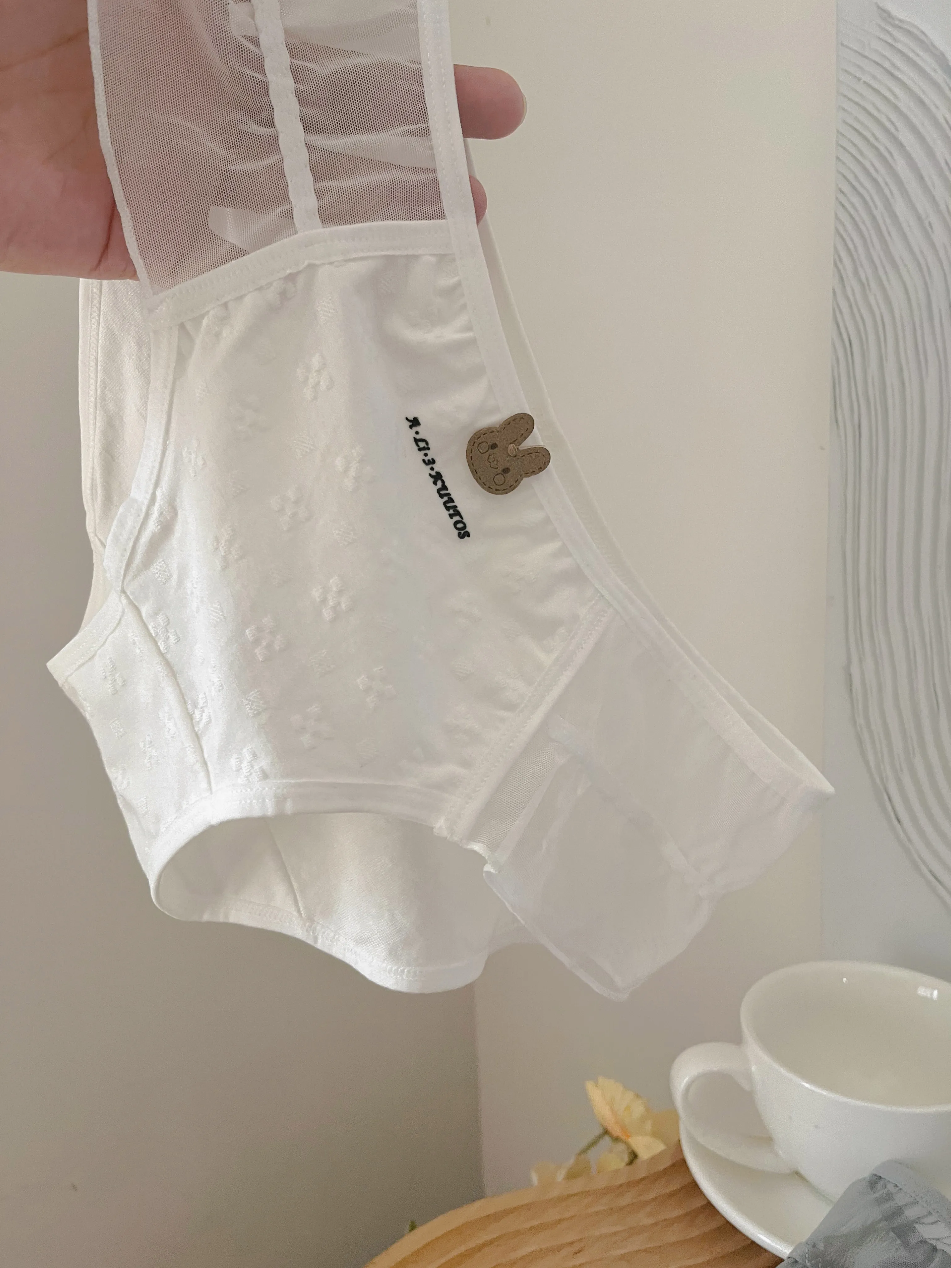立体デザインのコットンショーツ：中腰・高ストレッチで快適な日常着用を実現