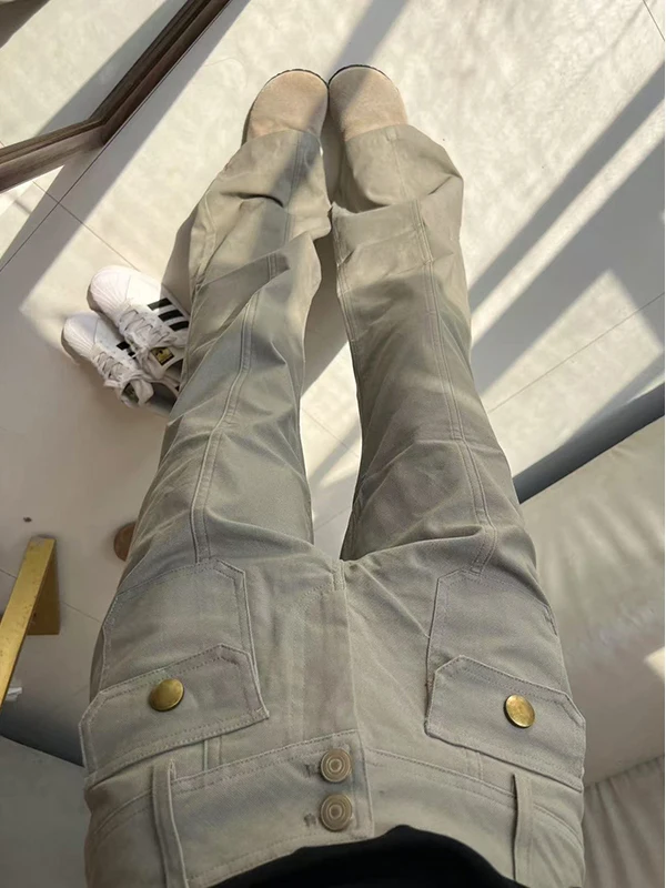 骨格ストレート フレアパンツ おすすめの選択肢：グレーのスリムフィット レディースフレアパンツ
