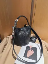 高級感漂う！編み込みデザインの真皮トートバッグ【女性用・ショルダー・斜め掛け対応】