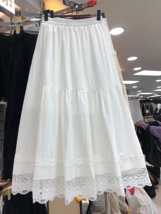 白色のラッフルレース付きハイウエストAラインスカート【女性用・スタイルアップ・小柄向け】