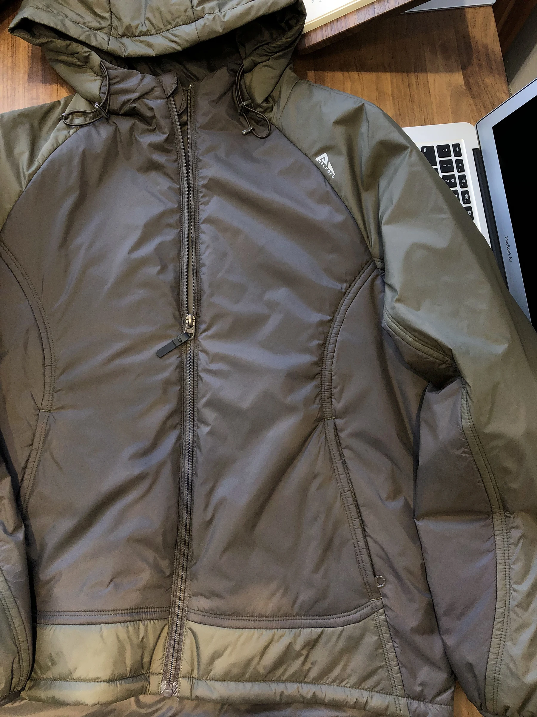 冬のキャンプで着るメンズファッションはどう選ぶ？