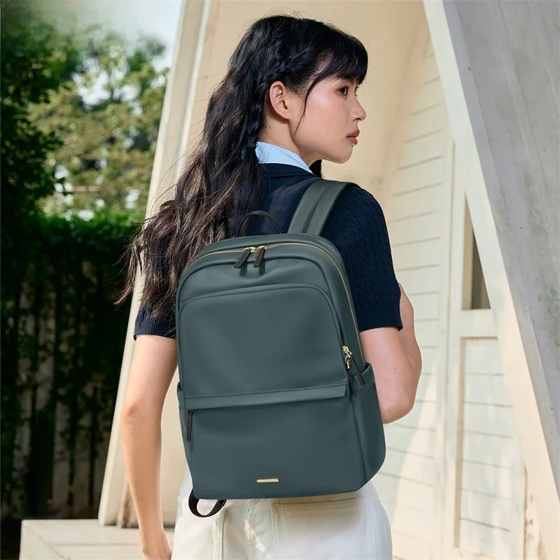 30代の通勤女性が選ぶ、ノートパソコンが入るA4縦型リュックはどれ？
