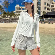 日焼け防止長袖フード付き女性用スイムウェア【保守的なデザイン・速乾・浮潜用】（セットアップ対応）
