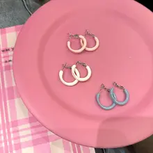 モダンカラーのクリームイヤリング【穴あけ不要・ミニマルデザイン】