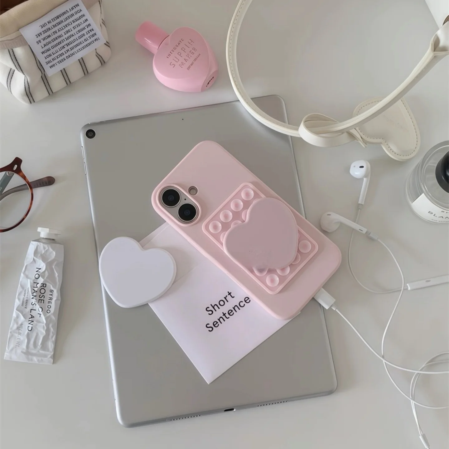 ピンクの少女用 吸盤付きハート形メイクアップミラー【iPhone用・ユニークデザイン】