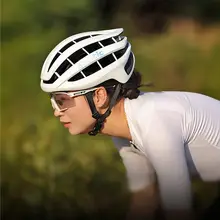 超軽量サイクリングヘルメット【男女兼用・ロードバイク・マウンテンバイク用】