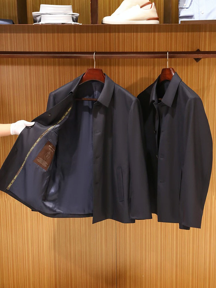 高級なウール製ビジネスジャケット：スーツカーキの重厚感と実用性を徹底解説