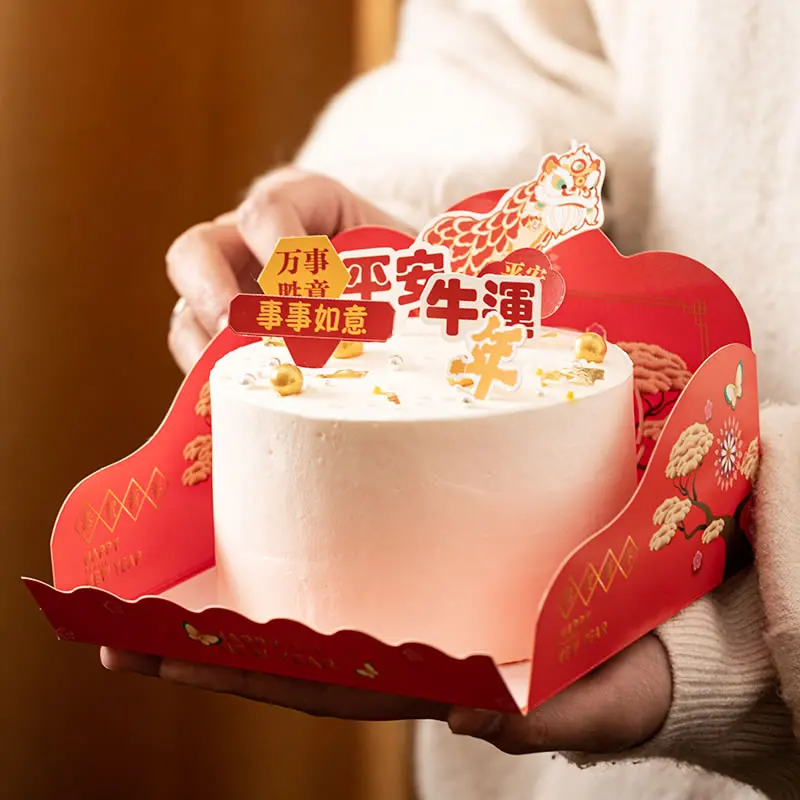「手提げ透明ムースケーキボックス」を選ぶべき理由は？新年や贈り物に最適な3Dデザインの魅力とは
