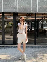 甘い白地に水玉模様のダンスカラーシャツ【スリムフィット・ショート丈・パフスリーブ・夏用】