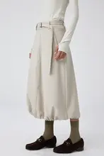 調整可能なウエストベルト付きスーツ風プリーツスリットロングスカート