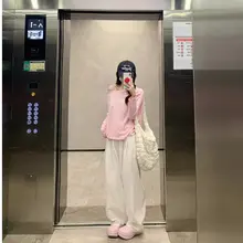 柔らかなコットン素材のオフショルダーロングスリーブTシャツ【ゆったりフィット・秋用・斜め肩デザイン】