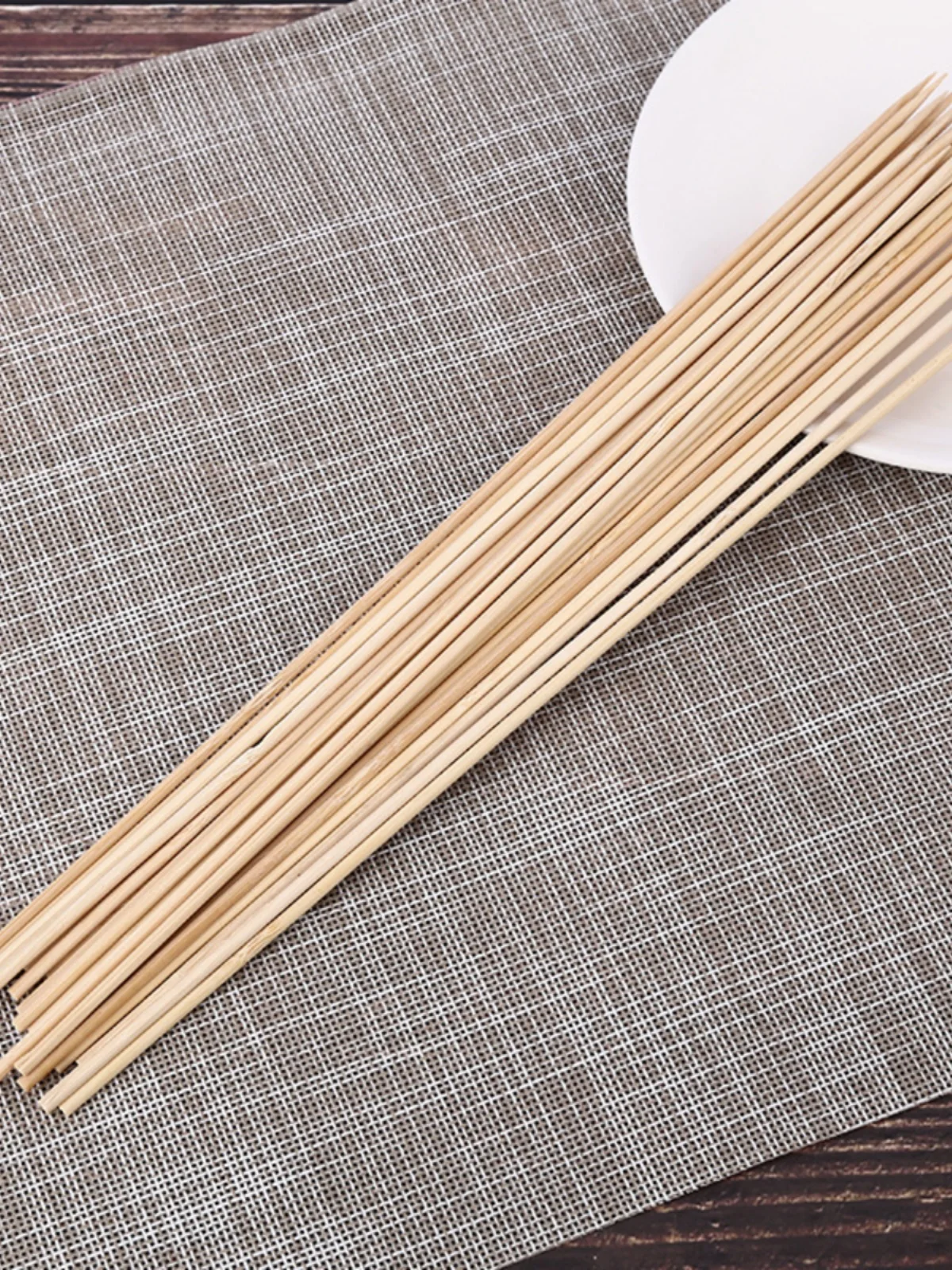 使い捨て竹串：焼き鳥・火鍋・串料理用の40cm・25cm・30cmサイズを50本入りで提供