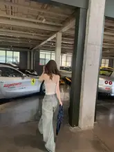 シンプルなタンクトップとデニムパンツの2点コーディネート【秋用・スリムフィット・ダメージデザイン・ゆったり】（セットアップ対応）